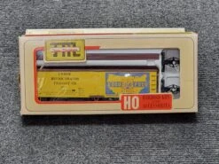 Train Miniature 8107 HO Scale 40' Wood Reefer Kit IGA Stores URTC 16803 - NOS