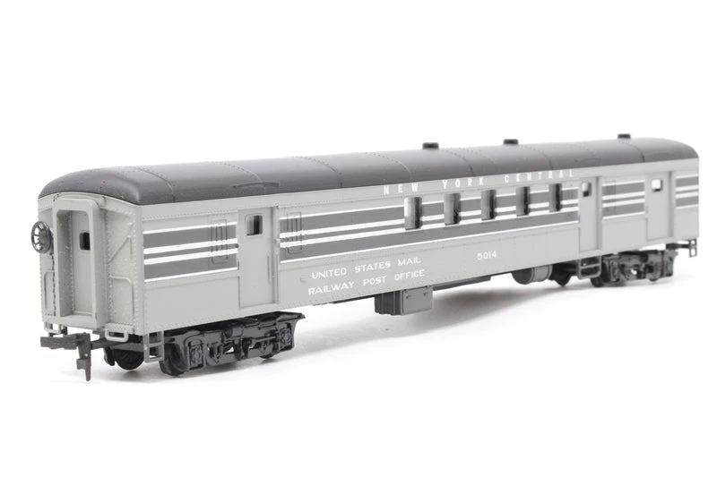 AHM 6403-CE HO Scale Smooth Side RPO New York Central 20th - NOS 3 AHM 6403-CE HO Scale Smooth Side RPO New York Central 20th - NOS