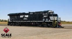 ScaleTrains Rivet 33203 HO Scale GE ET44AC Tier 4 GEVo Diesel Norfolk Southern NS 3666 LokSound