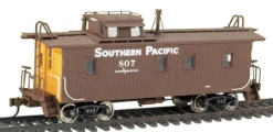 Walthers 932-7610 HO Scale SP Class C-30-1 Wood Caboose SP 807 - NOS