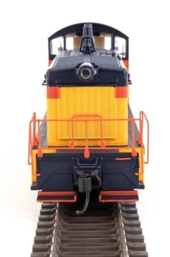 Walthers Mainline 910-10665 HO Scale EMD SW7 Phase II Switcher Chessie System C&O 5239 -Bachmann Zone walthers mainline 910 10665 ho scale emd sw7 phase ii switcher chessie system c o 5236 3