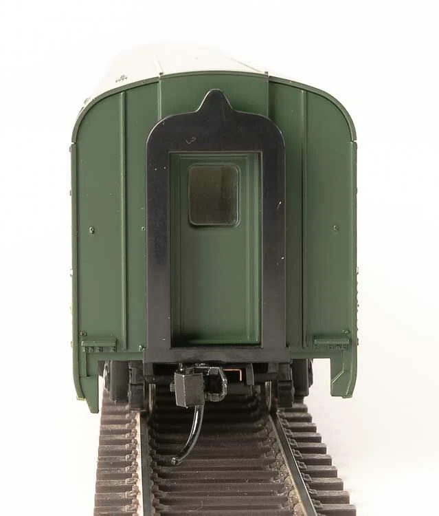 Walthers Mainline 910-30019 HO Scale 85' Budd Large Window Coach Northern Pacific NP 4 Walthers Mainline 910-30019 HO Scale 85' Budd Large Window Coach Northern Pacific NP - Image 2