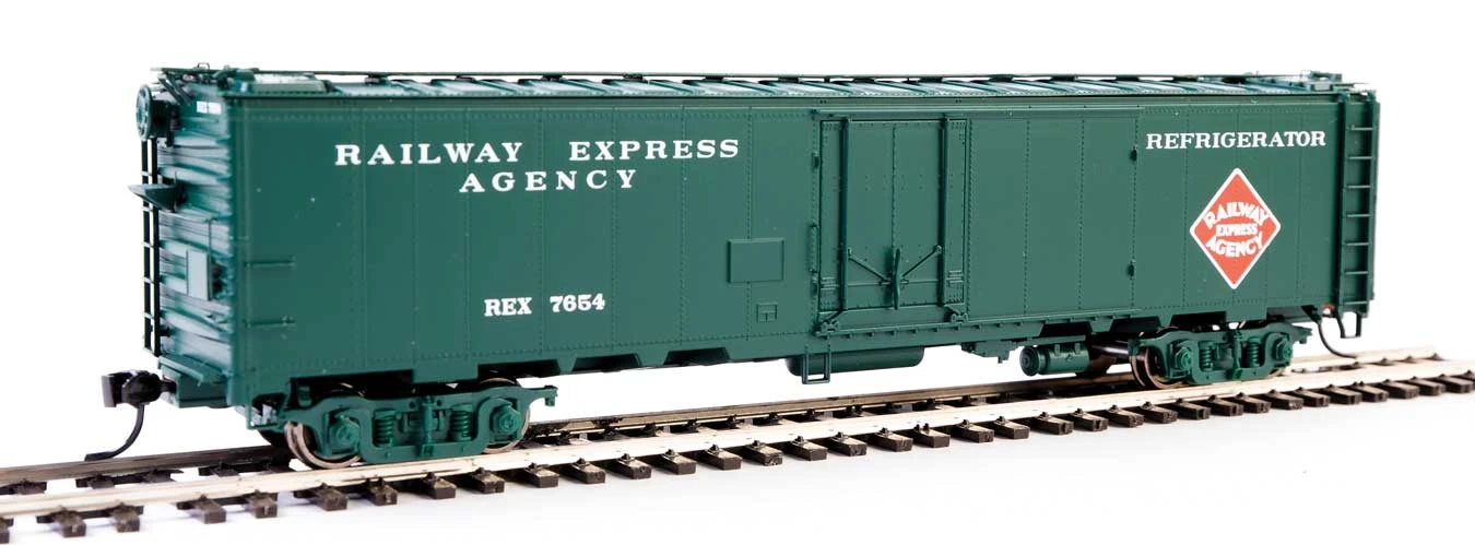 Walthers Proto 920-17316 HO Scale 50' Express Reefer Railway Express "Early" REX 7654 3 Walthers Proto 920-17316 HO Scale 50' Express Reefer Railway Express "Early" REX 7654